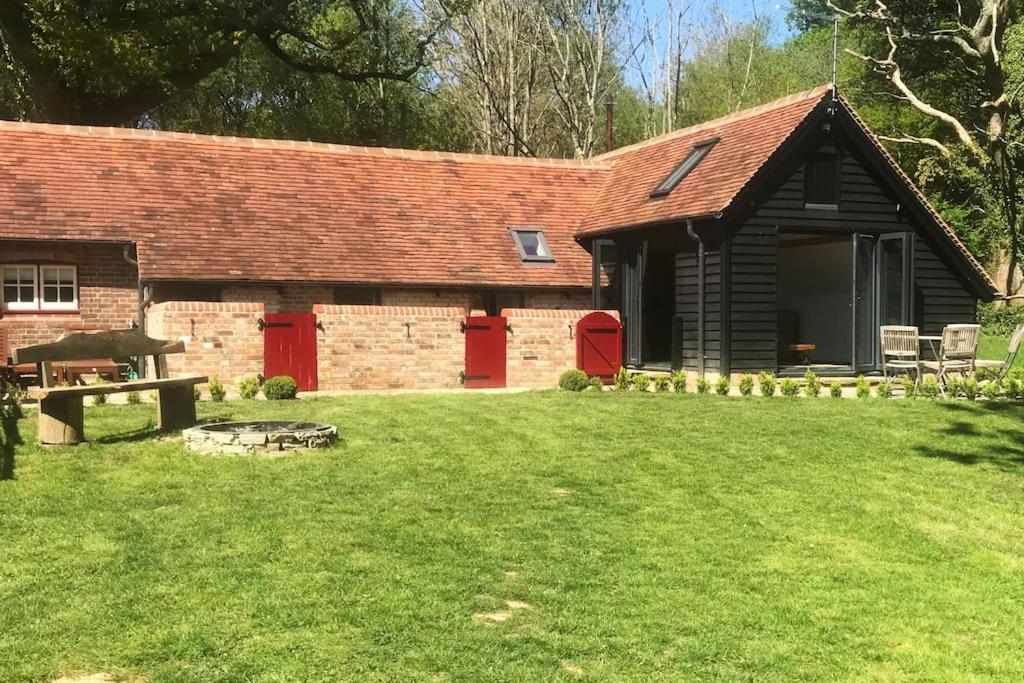 The Piggery Villa Cowfold ภายนอก รูปภาพ